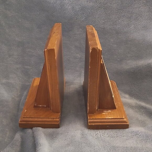 2 Vintage solid wood book end holders with eastcoast plaque on them - Picture 5 of 6